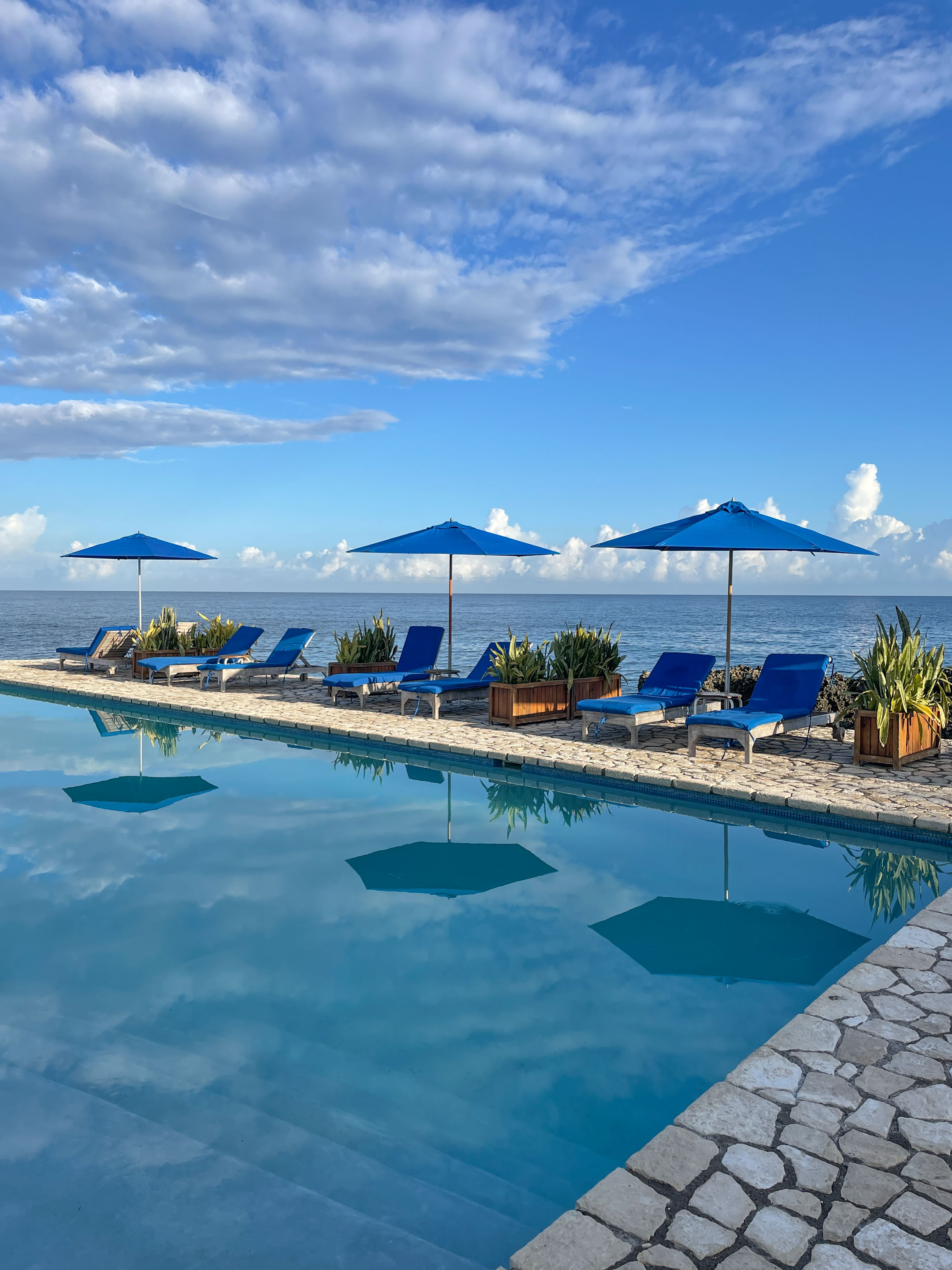Travel and Lifestyle Photographer - The Rock House Negril Pool